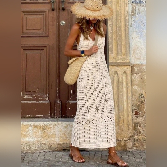 Casual-Hollow-Out-Sleeveless-Knitted-Dress-For